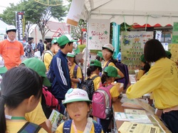 booth02.jpg