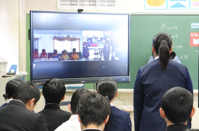 キリバスの中学生とのオンライン交流