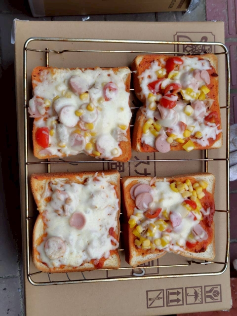 段ボール窯でピザトーストを焼こう！