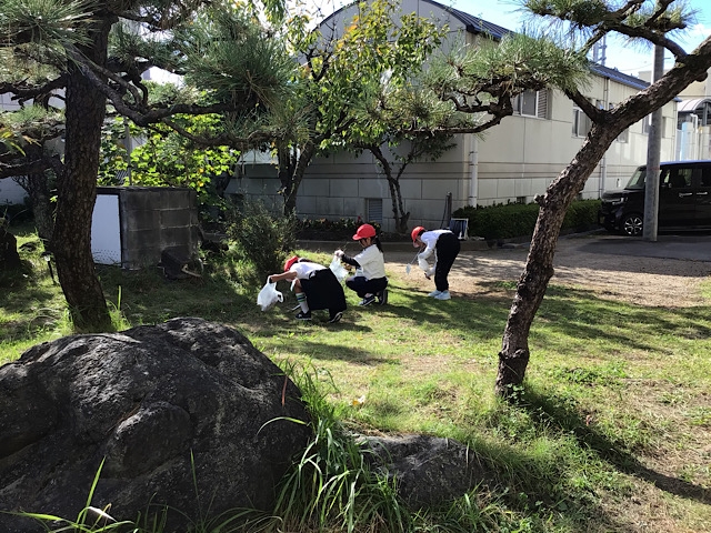 第１回運動場のゴミ拾い活動