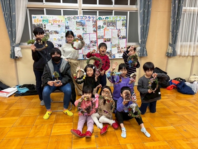 自然素材を使って　クリスマスリースつくり