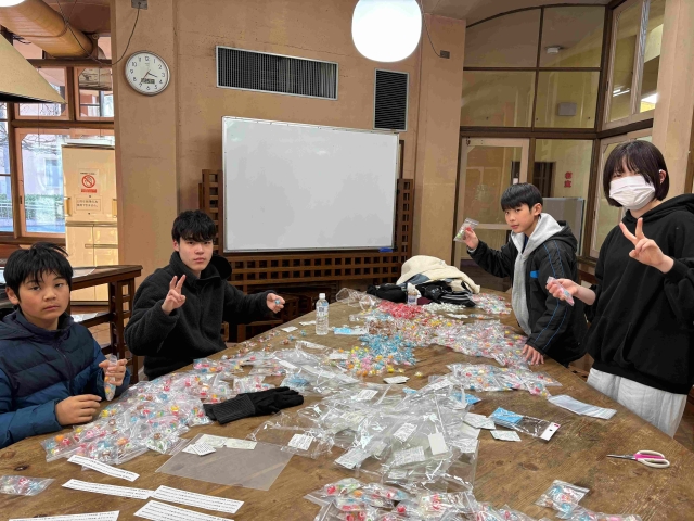 ごみ拾い＆エコポスター参加賞袋詰め