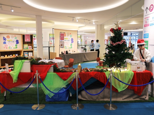 クリスマスリース作りのボランティア