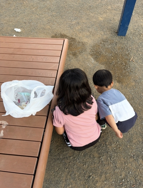 あれ？ゴミがあるな、拾おう！